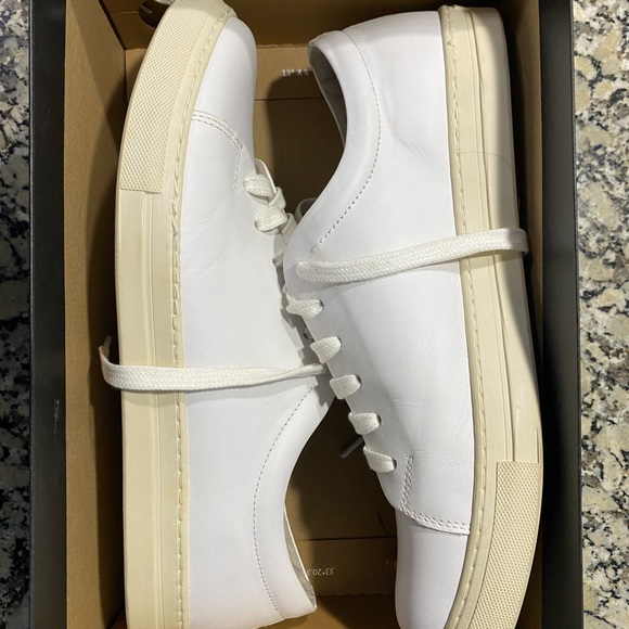 Kenneth Cole leather sneakers 11/m - Picture 2 of 3